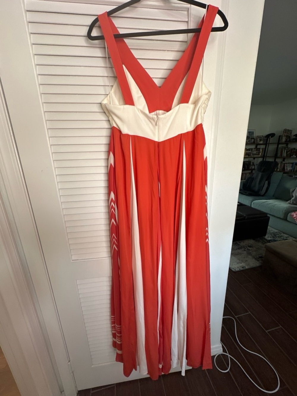 Reiss Coral and Ivory Panelled V‑Neck Maxi Dress - Picture 4 of 7